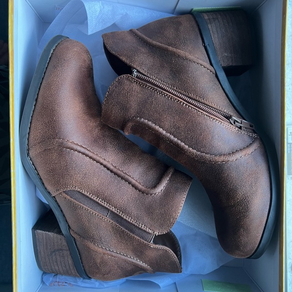 BELLA VITA Kenzie Boots size 9 - Picture 5 of 7